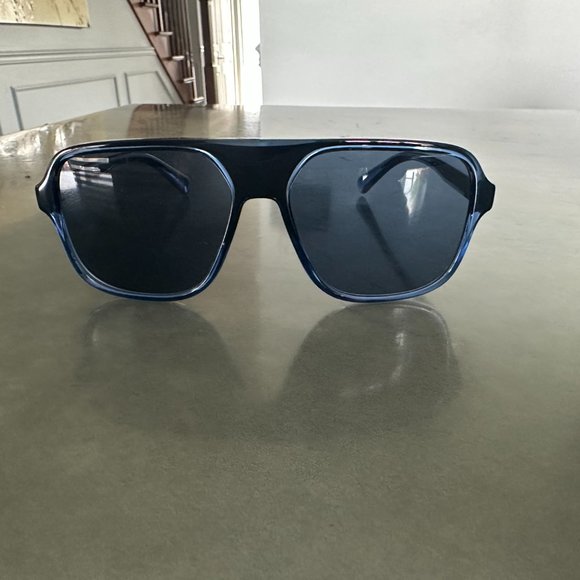 DOLCE & GABANA SUNGLASSES. - Picture 2 of 4